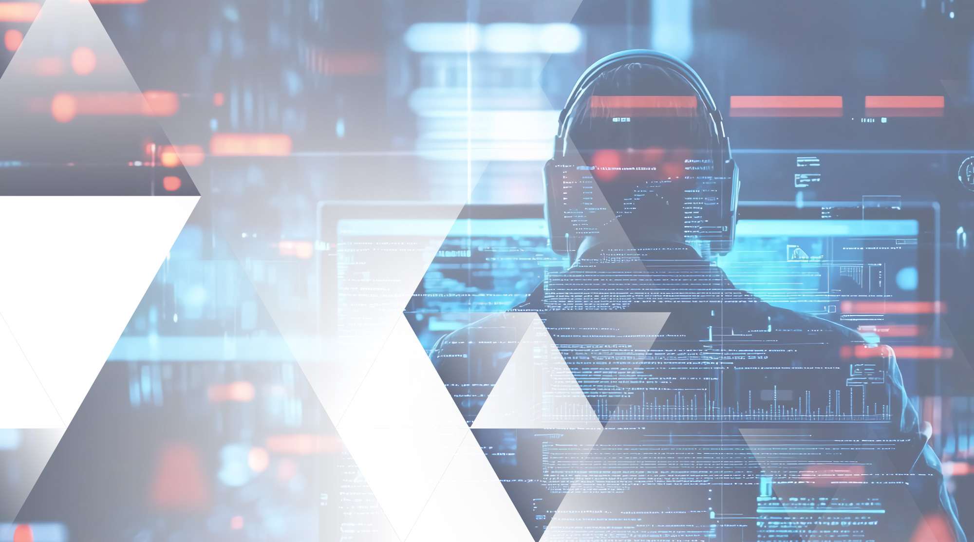 Matrix-Bildschirm und Laptop im Dunkeln als Symbol für Cyber-Resilienz.